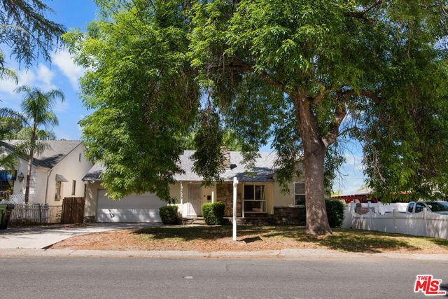 10309 Mcvine Avenue, Sunland, CA 91040