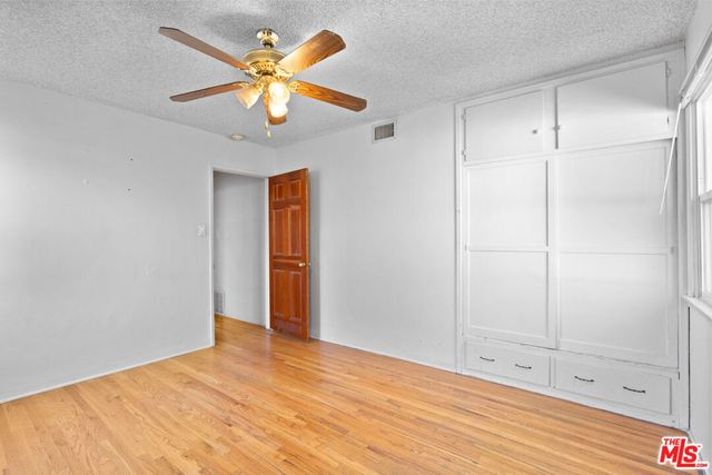 10309 Mcvine Avenue, Sunland, CA 91040