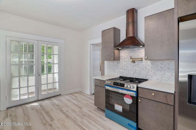 22 Fairlawn Avenue, Albany, NY 12203