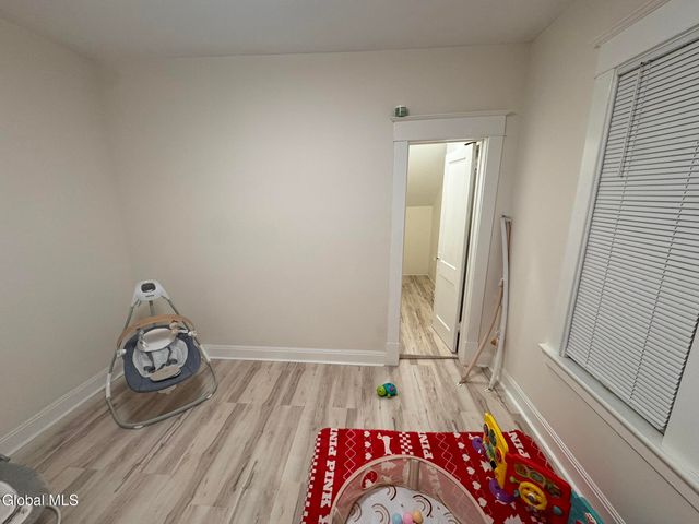 22 Fairlawn Avenue, Albany, NY 12203