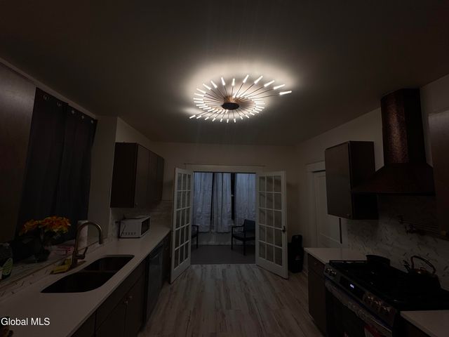 22 Fairlawn Avenue, Albany, NY 12203