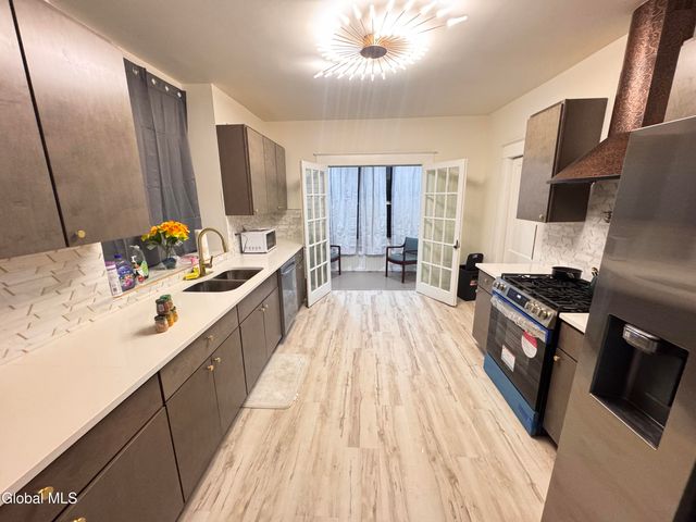 22 Fairlawn Avenue, Albany, NY 12203