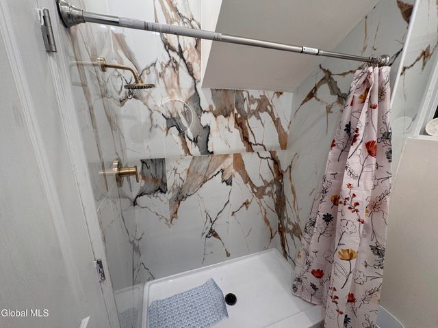 22 Fairlawn Avenue, Albany, NY 12203