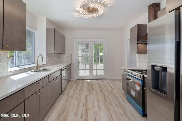 22 Fairlawn Avenue, Albany, NY 12203