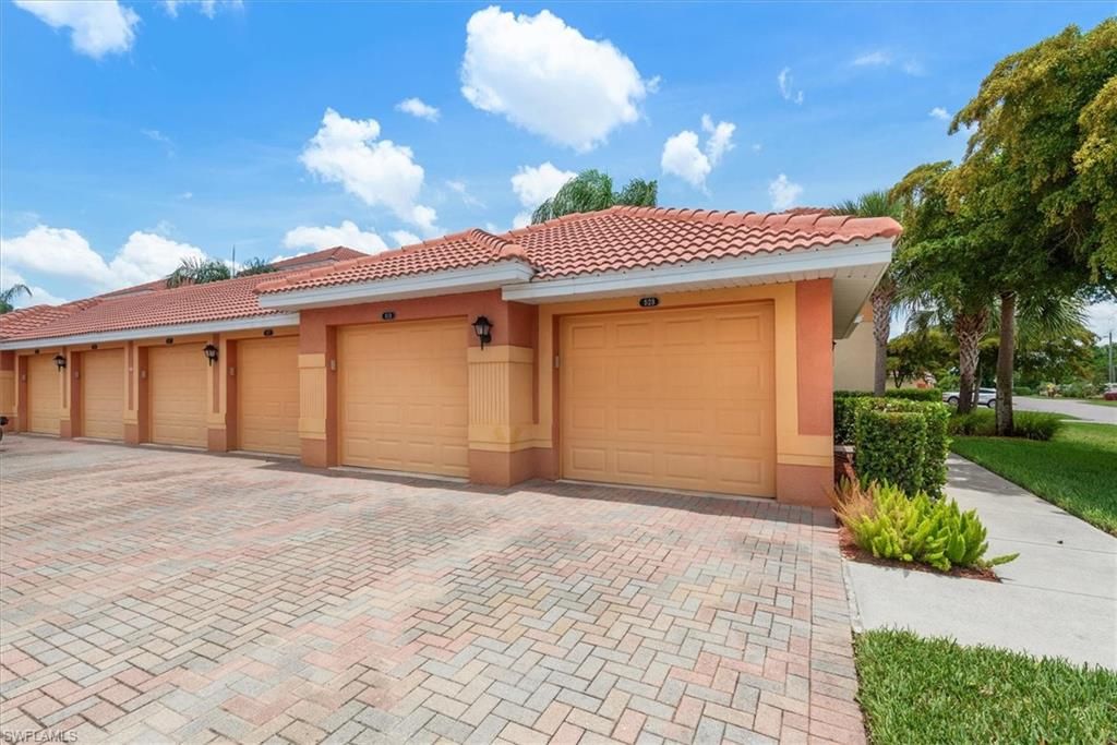 13750 Julias WAY 528, FORT MYERS, FL 33919 — photo 2