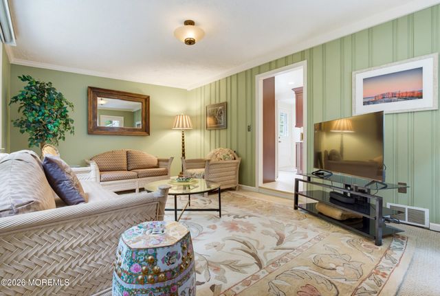 456 Brookside Avenue, Oakhurst, NJ 07755