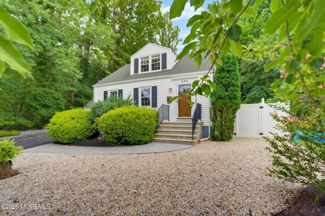 456 Brookside Avenue, Oakhurst, NJ 07755