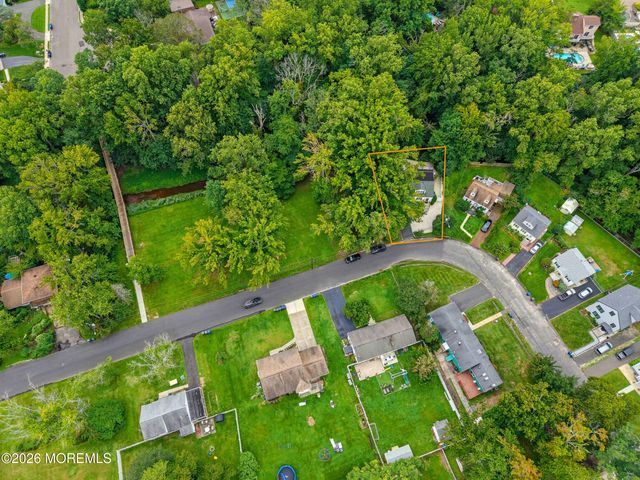 456 Brookside Avenue, Oakhurst, NJ 07755