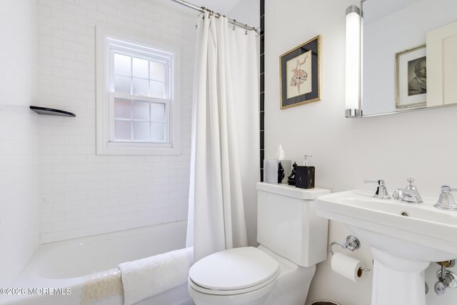 456 Brookside Avenue, Oakhurst, NJ 07755