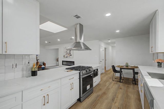 309 Woodcrest Drive, Richardson, TX 75080