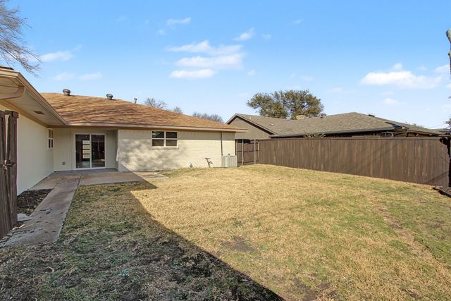 309 Woodcrest Drive, Richardson, TX 75080