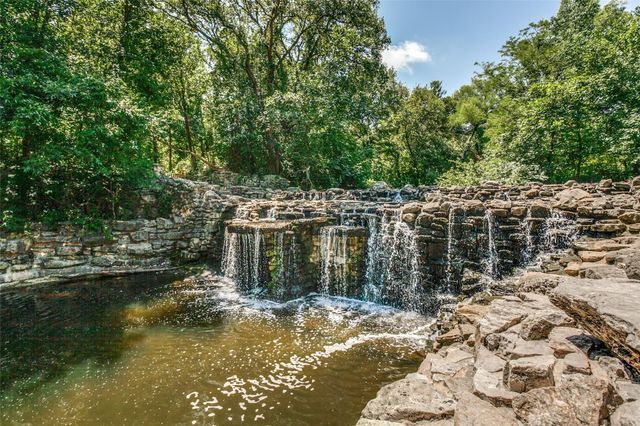 309 Woodcrest Drive, Richardson, TX 75080