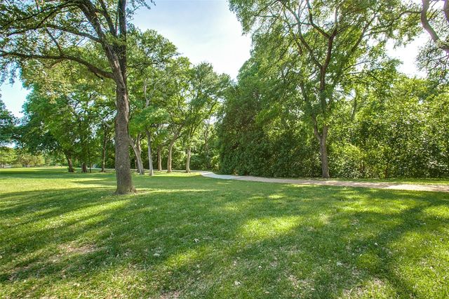 309 Woodcrest Drive, Richardson, TX 75080