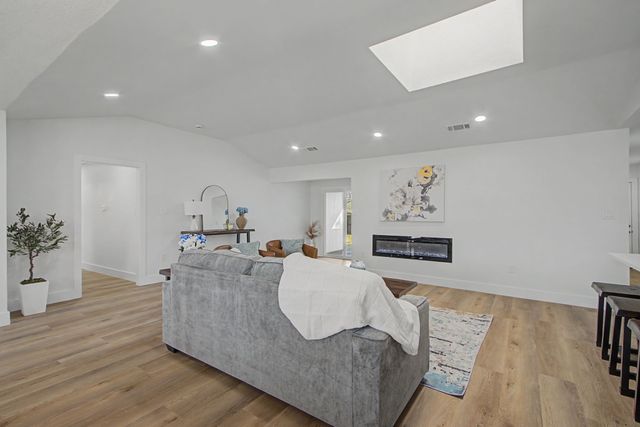 309 Woodcrest Drive, Richardson, TX 75080