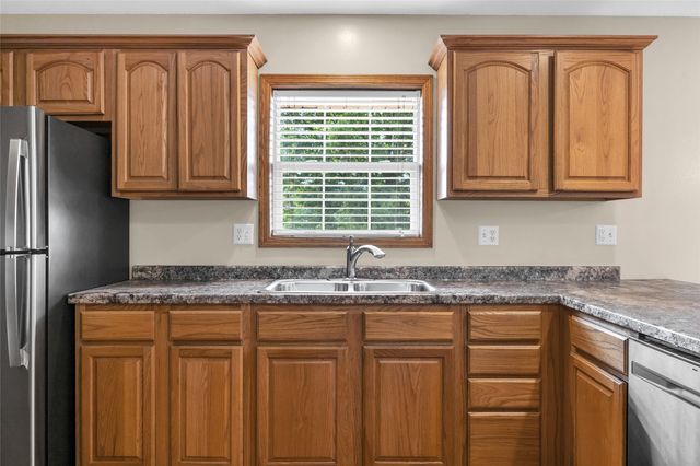 755 Deerfield Ddr, Marion, IA 52302