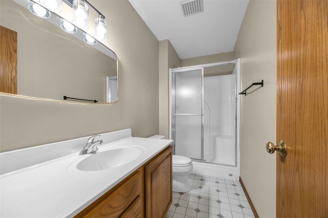 755 Deerfield Ddr, Marion, IA 52302
