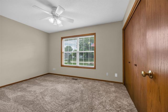 755 Deerfield Ddr, Marion, IA 52302