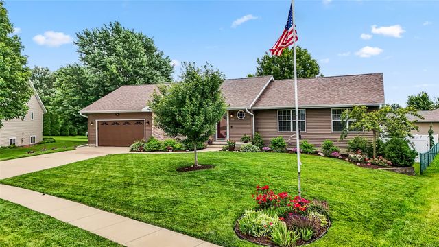 755 Deerfield Ddr, Marion, IA 52302