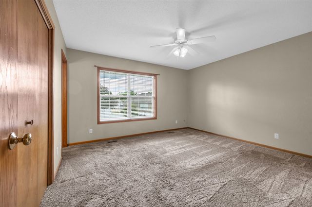 755 Deerfield Ddr, Marion, IA 52302