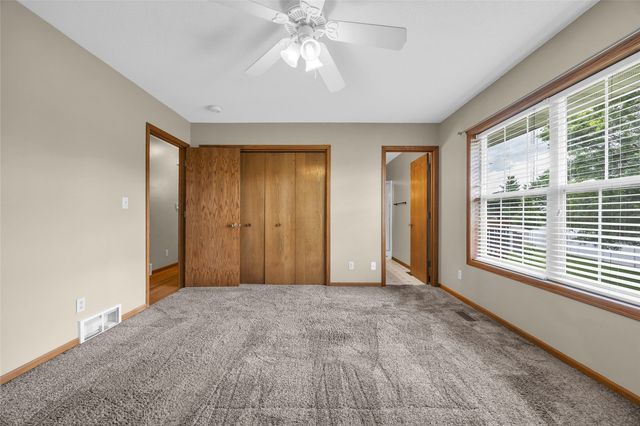 755 Deerfield Ddr, Marion, IA 52302