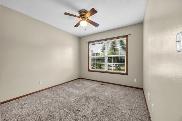 755 Deerfield Ddr, Marion, IA 52302