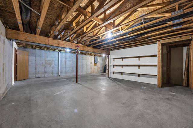 755 Deerfield Ddr, Marion, IA 52302