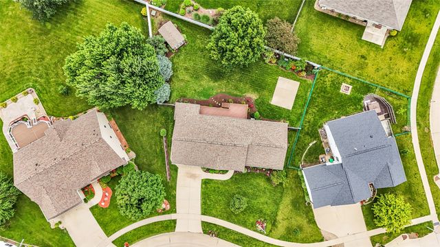 755 Deerfield Ddr, Marion, IA 52302