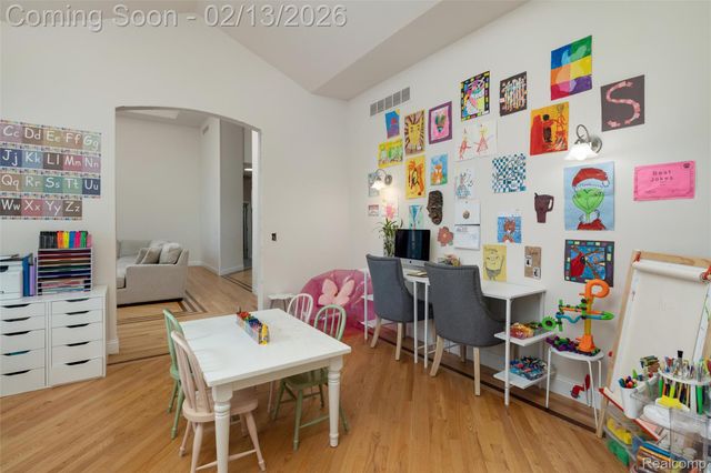 52041 Loon Court, Shelby Charter Township, MI 48315