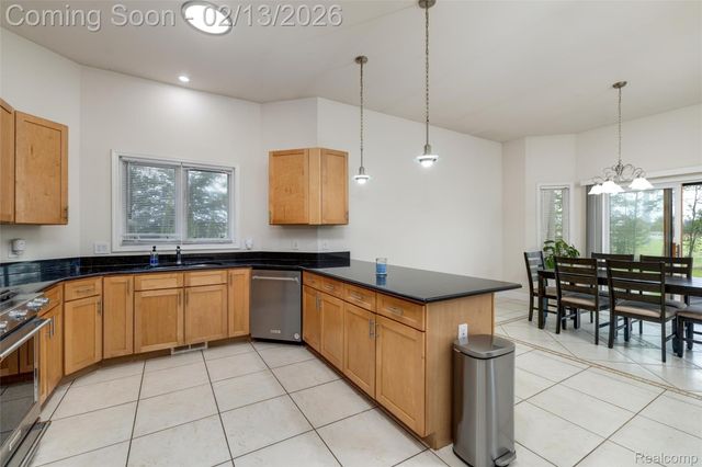 52041 Loon Court, Shelby Charter Township, MI 48315