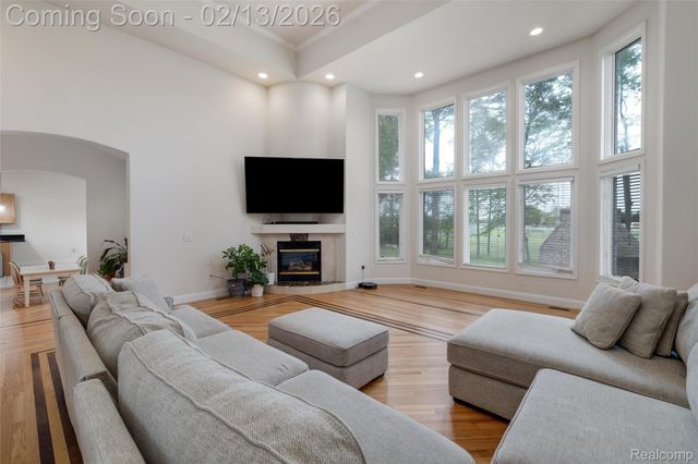 52041 Loon Court, Shelby Charter Township, MI 48315