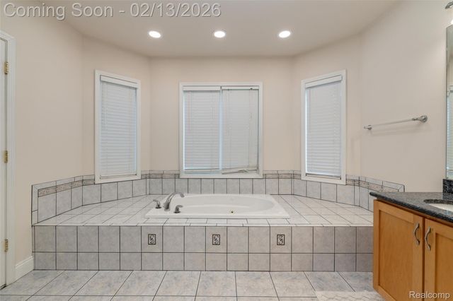 52041 Loon Court, Shelby Charter Township, MI 48315