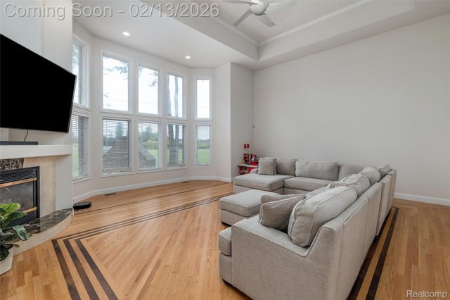 52041 Loon Court, Shelby Charter Township, MI 48315