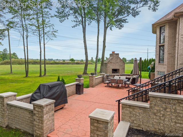 52041 Loon Court, Shelby Charter Township, MI 48315