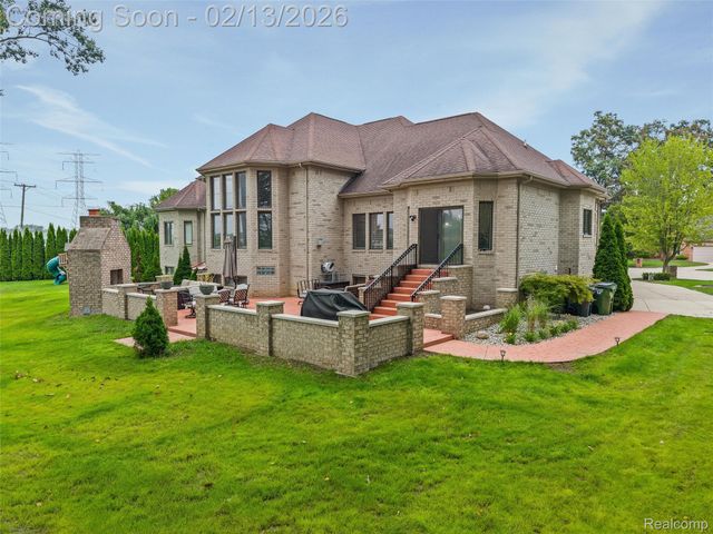 52041 Loon Court, Shelby Charter Township, MI 48315