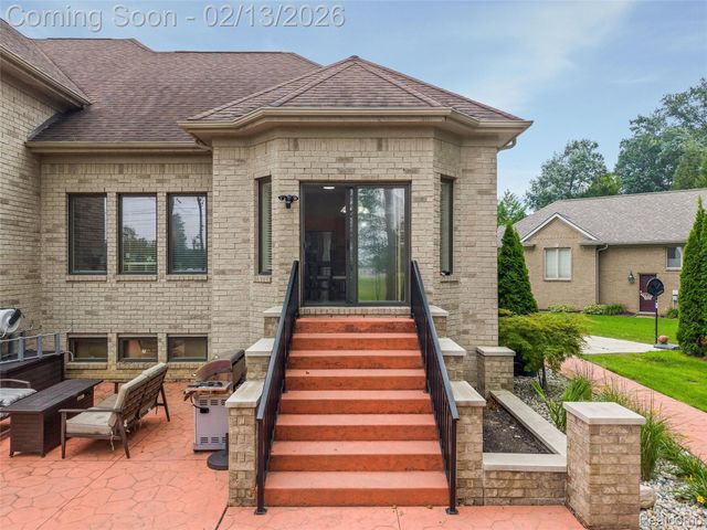 52041 Loon Court, Shelby Charter Township, MI 48315