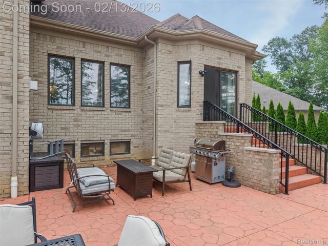 52041 Loon Court, Shelby Charter Township, MI 48315