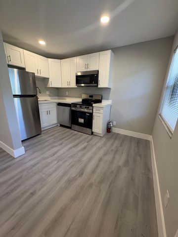1350 NE 5TH Terrace 4, Fort Lauderdale, FL 33304