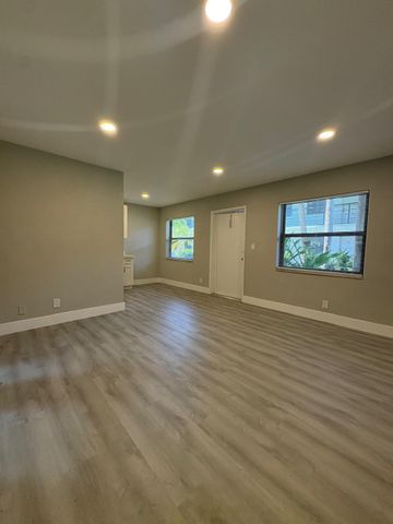1350 NE 5TH Terrace 4, Fort Lauderdale, FL 33304