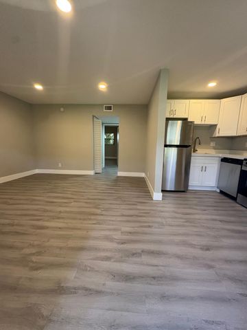 1350 NE 5TH Terrace 4, Fort Lauderdale, FL 33304