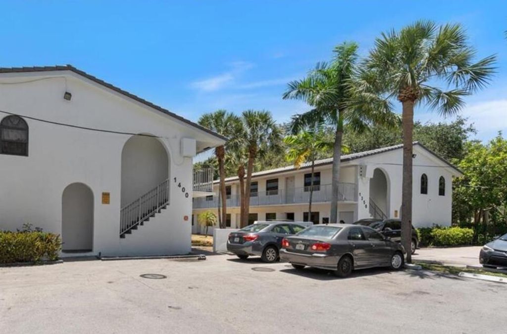1350 NE 5TH Terrace 4, Fort Lauderdale, FL 33304