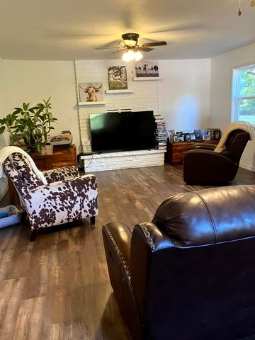 1416 W Cardinal Drive, Horseshoe Bend, AR 72512