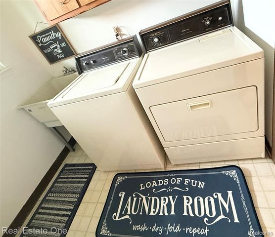 2233 Mellowood Drive, Sterling Heights, MI 48310