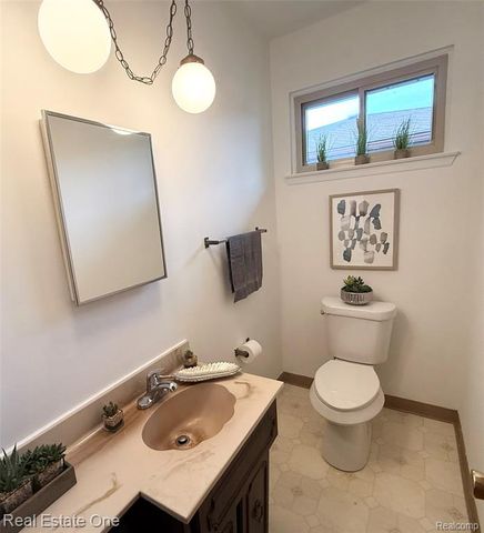 2233 Mellowood Drive, Sterling Heights, MI 48310