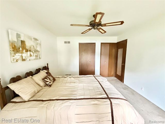 2233 Mellowood Drive, Sterling Heights, MI 48310