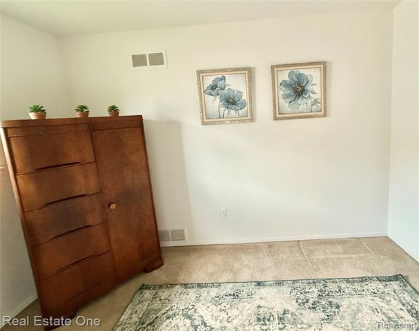 2233 Mellowood Drive, Sterling Heights, MI 48310