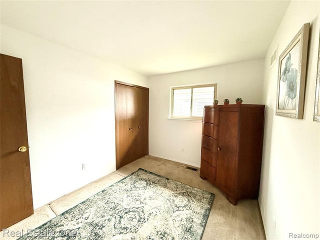 2233 Mellowood Drive, Sterling Heights, MI 48310