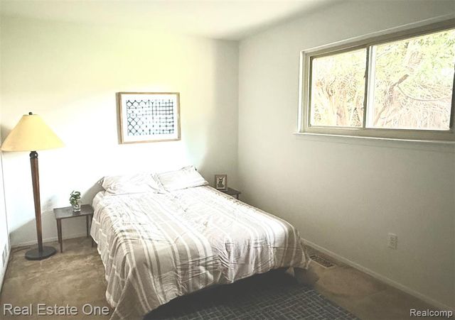 2233 Mellowood Drive, Sterling Heights, MI 48310