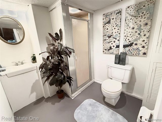 2233 Mellowood Drive, Sterling Heights, MI 48310