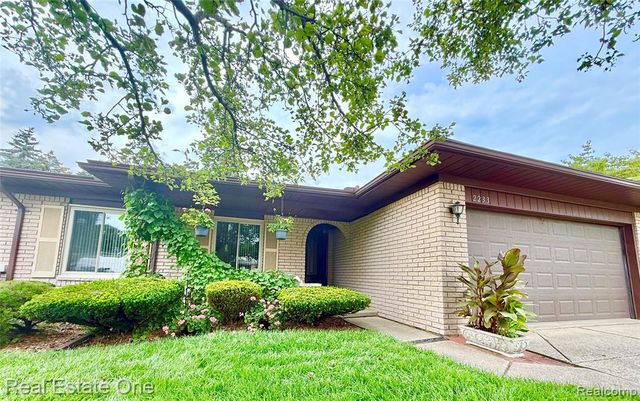 2233 Mellowood Drive, Sterling Heights, MI 48310