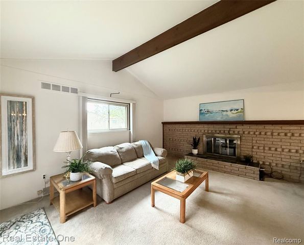 2233 Mellowood Drive, Sterling Heights, MI 48310